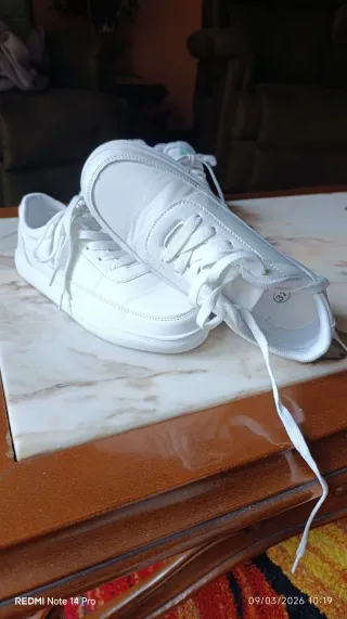 Deportivas en blanco