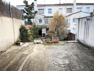 Casa adosada en venta en Centre en Rubí