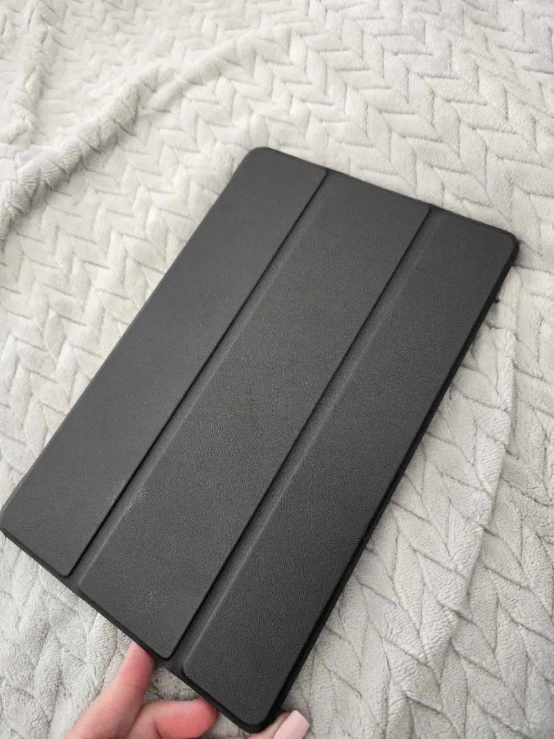 Tablet Lenovo TB125FU Negra con funda