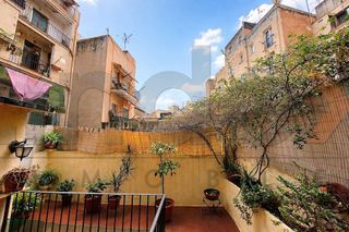 Piso en venta en El Raval en Barcelona