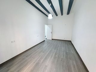 Piso en venta en El Raval en Barcelona