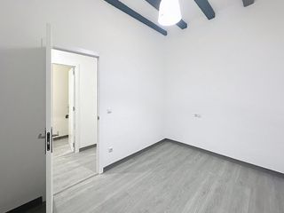 Piso en venta en El Raval en Barcelona