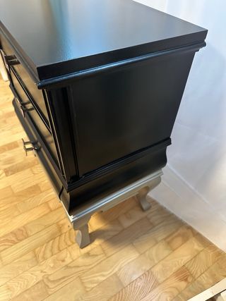 Mesita auxiliar madera negra y metal plata