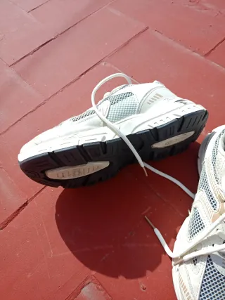 Sneakers da donna beige e bianco