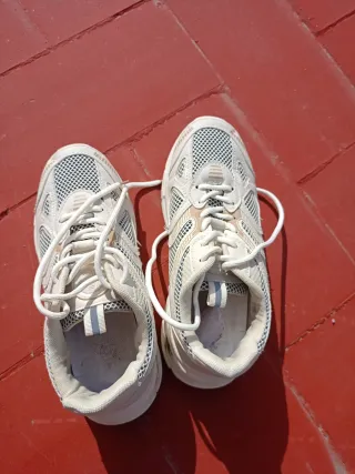 Sneakers da donna beige e bianco