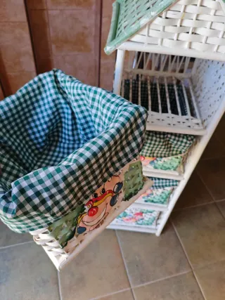 Mueble de 4 Cestas de Mimbre Diseño Infantil