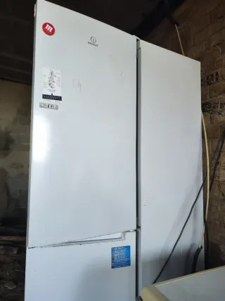 Nevera Indesit