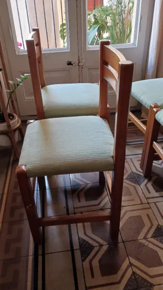 Sillas de madera de pino (4 unidades)
