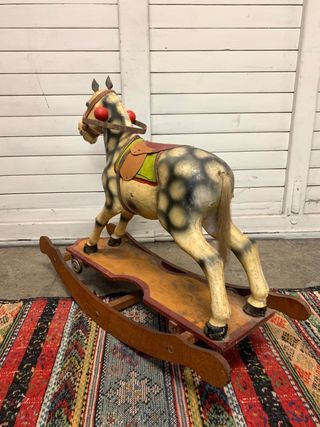 Caballo de juguete antiguo