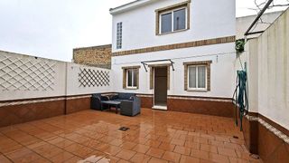 Casa adosada en venta en Umbrete