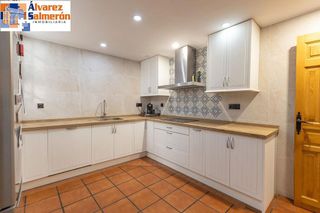 Casa adosada en venta en Ogíjares