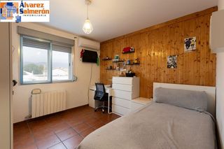 Casa adosada en venta en Ogíjares