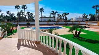 Chalet en venta en Catral