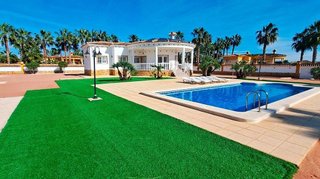 Chalet en venta en Catral