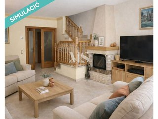 Casa adosada en venta en Santa Clara-Caputxins-Hospital en Vic