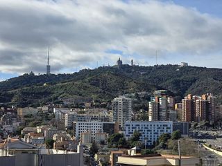 Ático en venta en La Teixonera en Barcelona