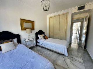 Piso en venta en Los Naranjos - Las Brisas en Marbella