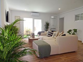 Piso en venta en La Goleta - San Felipe Neri en Málaga