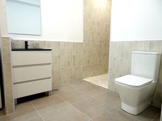 Piso en venta en La Goleta - San Felipe Neri en Málaga