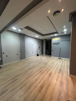 Local comercial en alquiler en Salvador Allende en Zaragoza