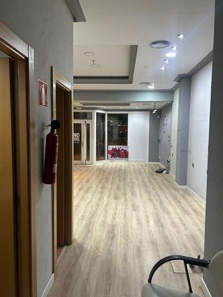 Local comercial en alquiler en Salvador Allende en Zaragoza