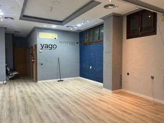 Local comercial en alquiler en Salvador Allende en Zaragoza