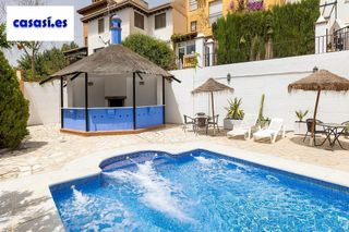 Casa adosada en venta en Crta. De la Sierra en Granada