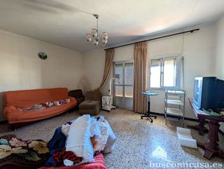 Chalet en venta en Linares