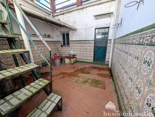 Chalet en venta en Linares