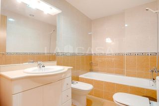 Piso en venta en Fondo en Santa Coloma de Gramanet