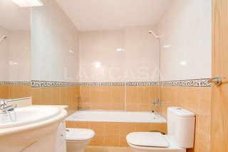 Piso en venta en Fondo en Santa Coloma de Gramanet