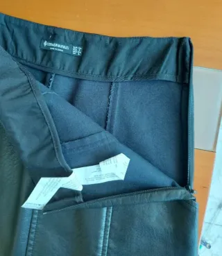 Falda negra efecto piel Stradivarius