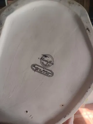 Figura cerámica marca Mediflor pintada a mano