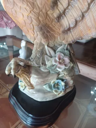 Figura cerámica marca Mediflor pintada a mano