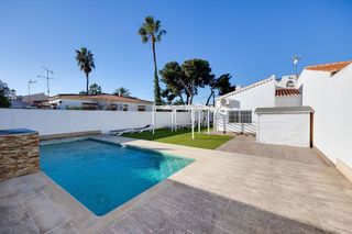 Casa pareada en venta en La Siesta - El Salado - Torreta en Torrevieja