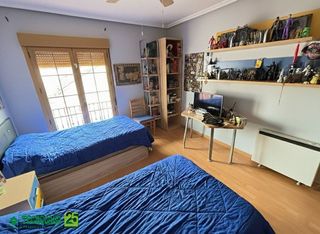 Casa adosada en venta en Manzanares