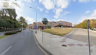 Piso en venta en Parque Victoria Eugenia en Málaga