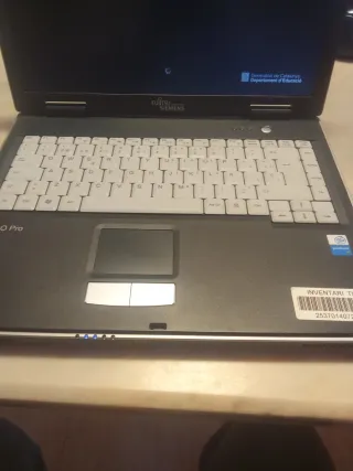 Fujitsu Siemens AMILO Pro Portátil
