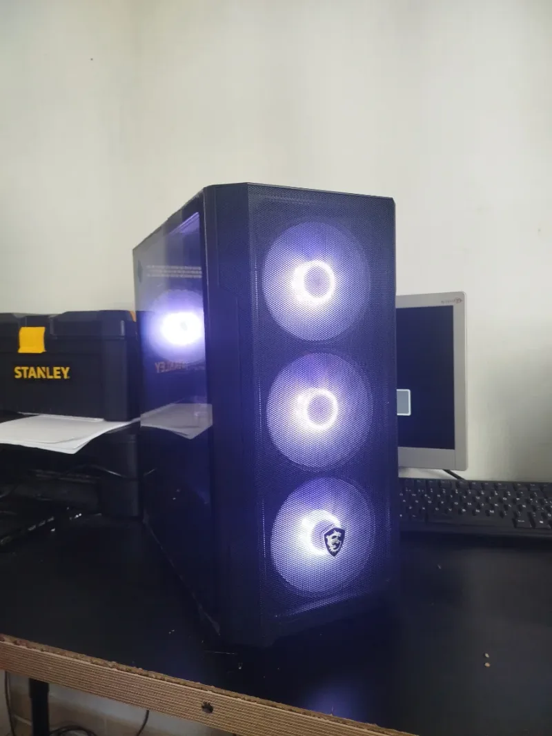 PC Gaming con luces RGB afbeelding 2