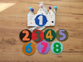 Corona cumpleaños tela hecha a mano