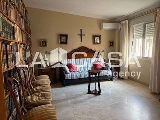 Chalet en venta en Montequinto en Dos Hermanas