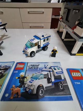 LEGO CITY Stazione di Polizia e Veicoli