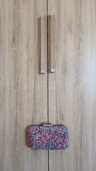 Bolso de fiesta con pedrería multicolor