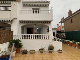 Casa pareada en venta en Clarà en Torredembarra