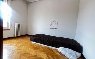 Casa adosada en venta en Villamayor