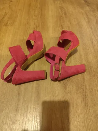 Sandalias tacón fucsia talla 37