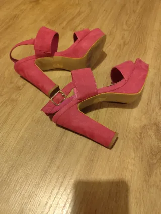 Sandalias tacón fucsia talla 37