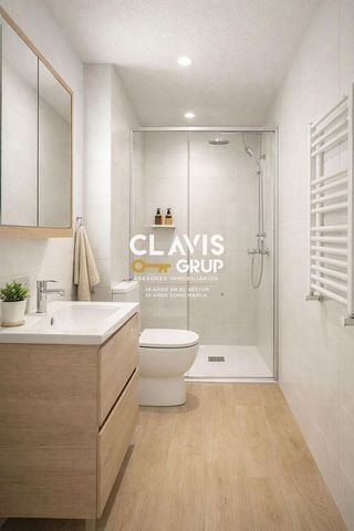 Ático en venta en Les Roquetes en Barcelona