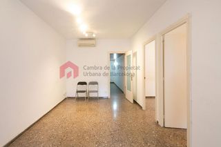 Piso en venta en Sants en Barcelona