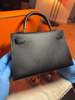 Hermes Mini Kelly 2025 Negro Oro Auténtico